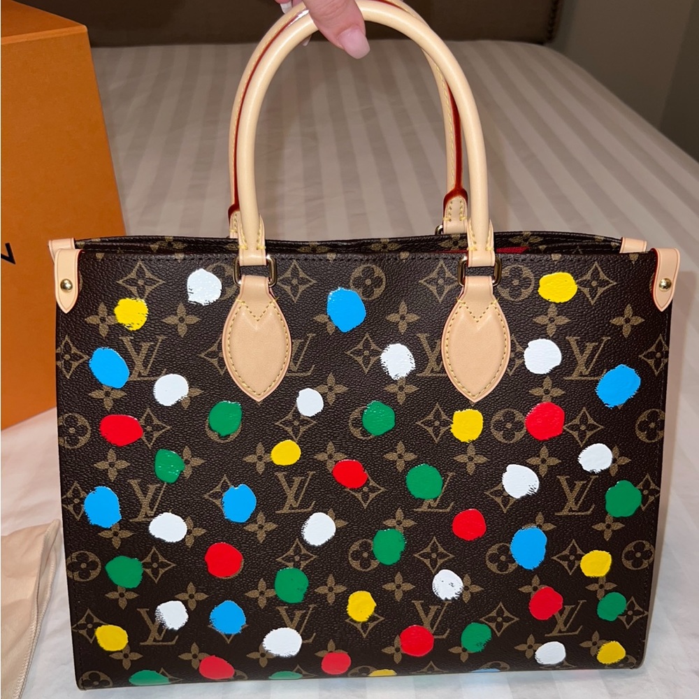 SOLD ✨Authentic LOUIS VUITTON x YK ONTHEGO MM BAG